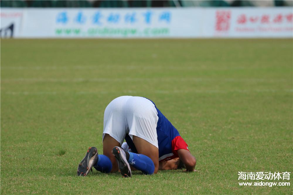 联赛首球！ 潘超然破荒“深吻”大地 李晓：每场都得想办法赢回来