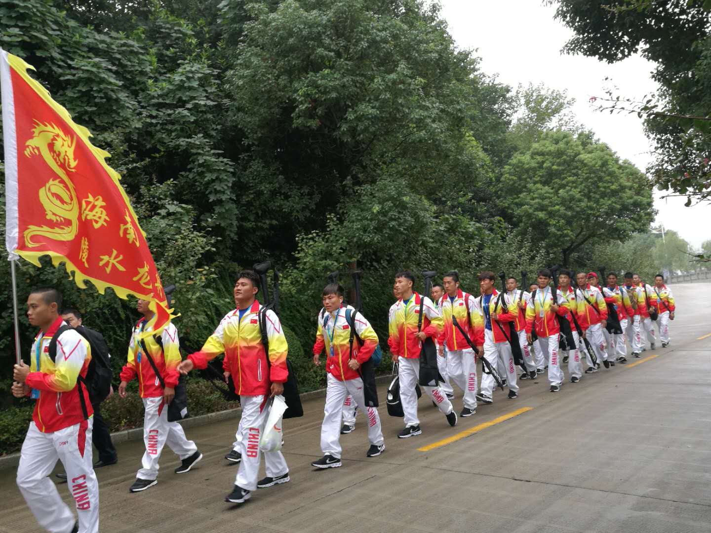 三次“揭竿”而起终获全国前八 陵水龙舟队蜕变记