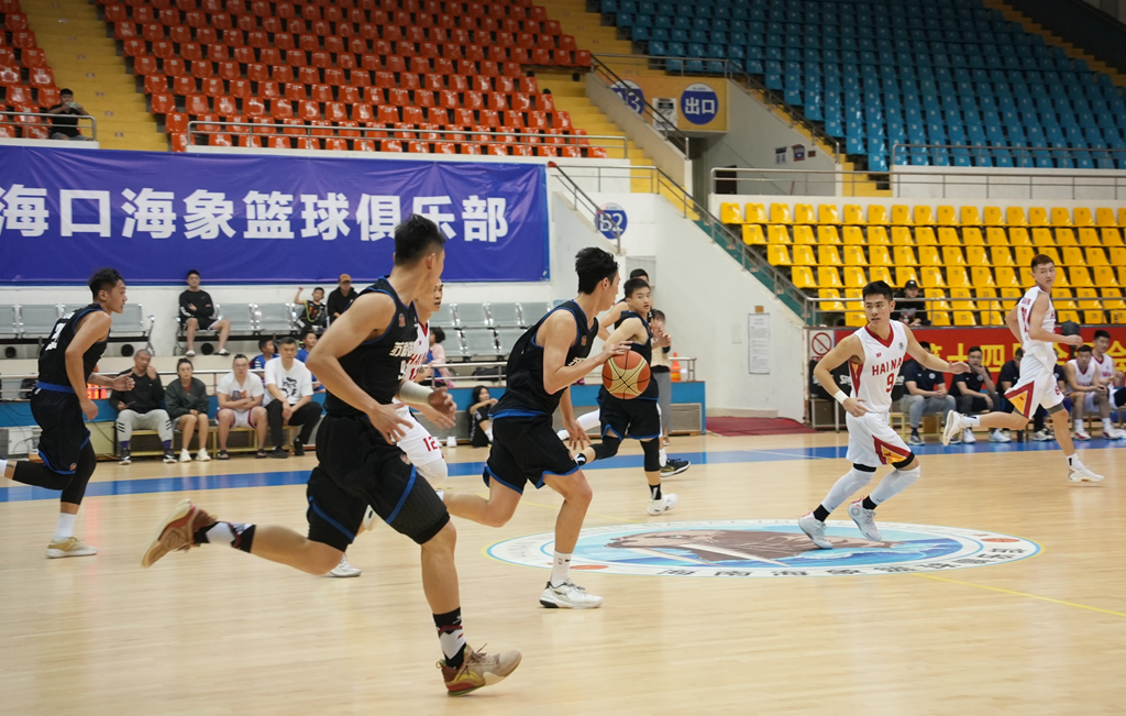 NBL球队来海南冬训，江苏苏科雄狮队与海南海口海象队过招