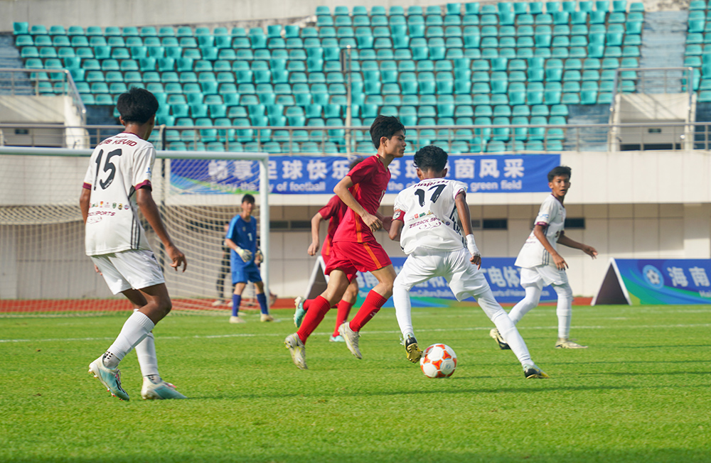 “南海杯”2024年海南省青少年足球邀请赛海口开踢